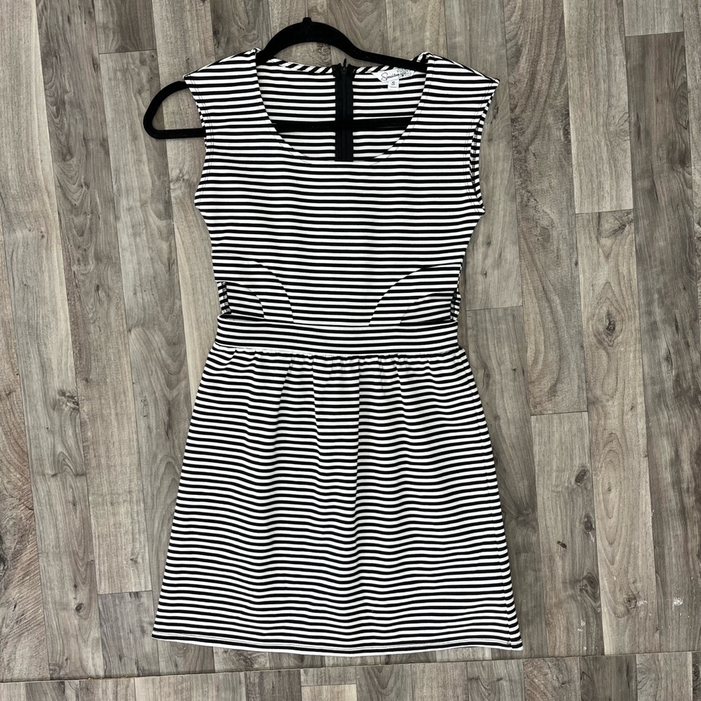 Speechless small striped black and white dress with cutouts